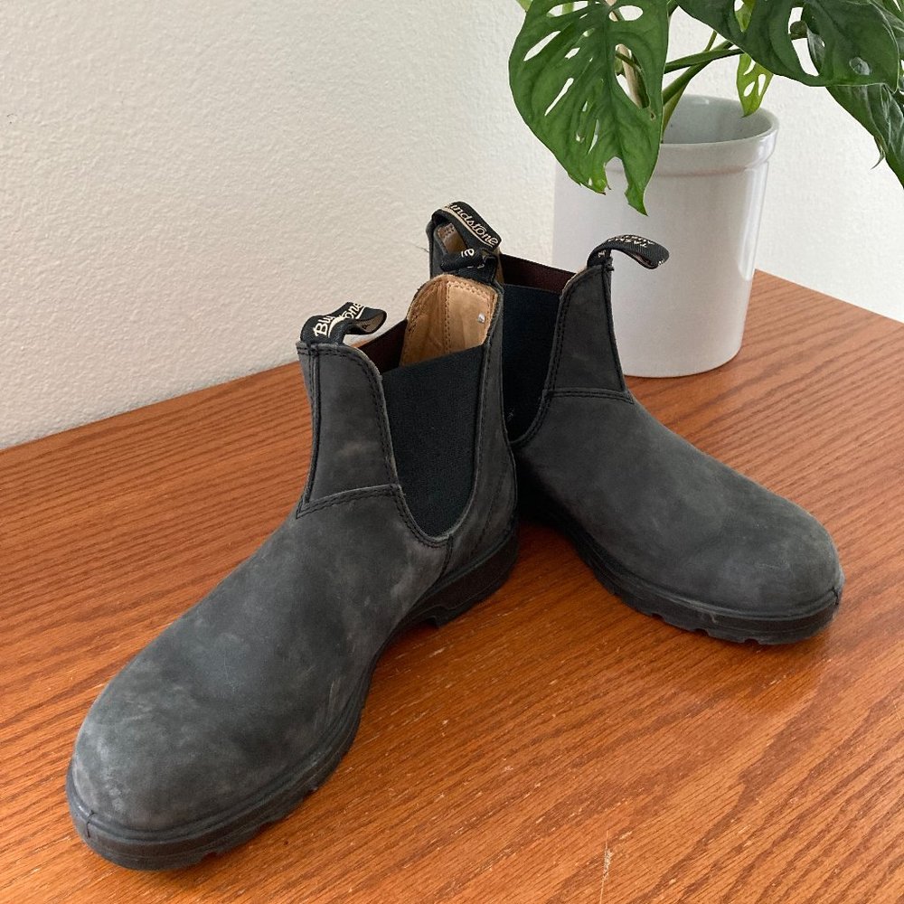 Rustic Black Nubuck Blundstones
